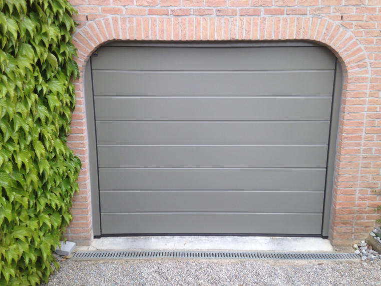 Hörmann - Klassieke garagepoort M-profilering Grijs, uit staal