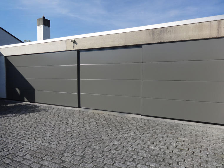 Hörmann - Porte de garage moderne  Gris, en aluminium