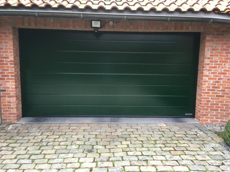 Hörmann - Klassieke garagepoort M-profilering Groen, uit staal