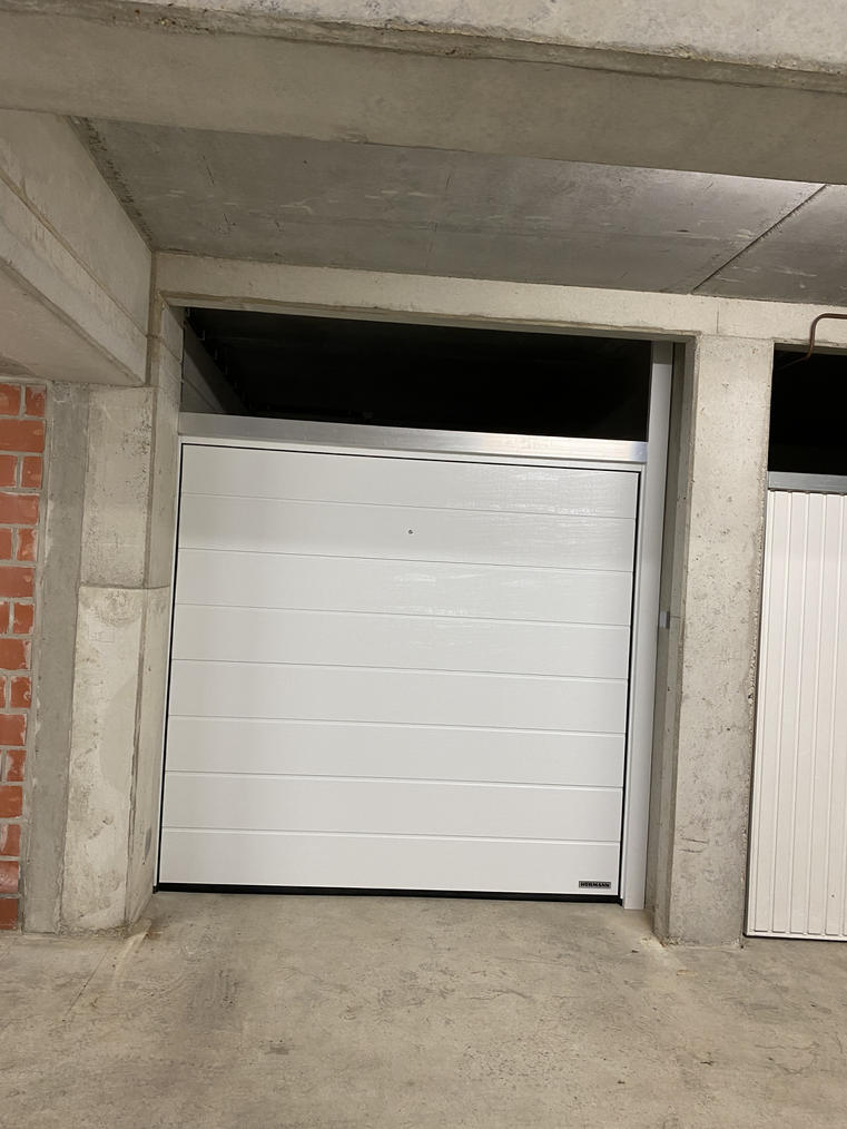 Hörmann - Klassieke garagepoort M-profilering Wit, uit staal