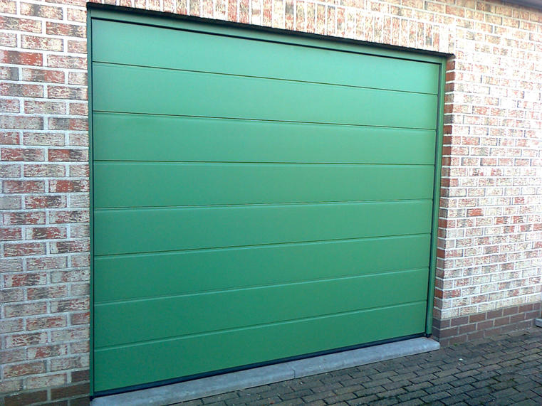 Hörmann - Klassieke garagepoort M-profilering Groen, uit staal