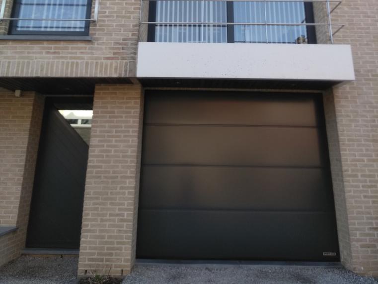 Hörmann - Klassieke garagepoort L-profilering Bruin, uit staal