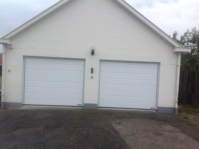 Hörmann - Klassieke garagepoort M-profilering Wit, uit staal