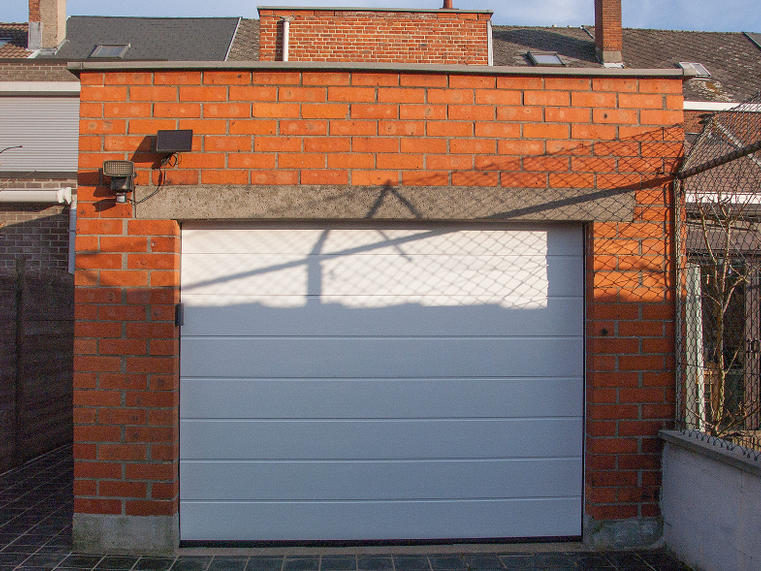 Hörmann - Klassieke garagepoort M-profilering Wit, uit staal