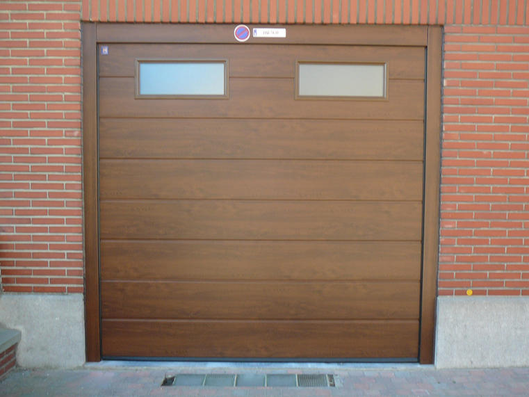 Hörmann - Klassieke garagepoort M-profilering Houtlook, uit staal