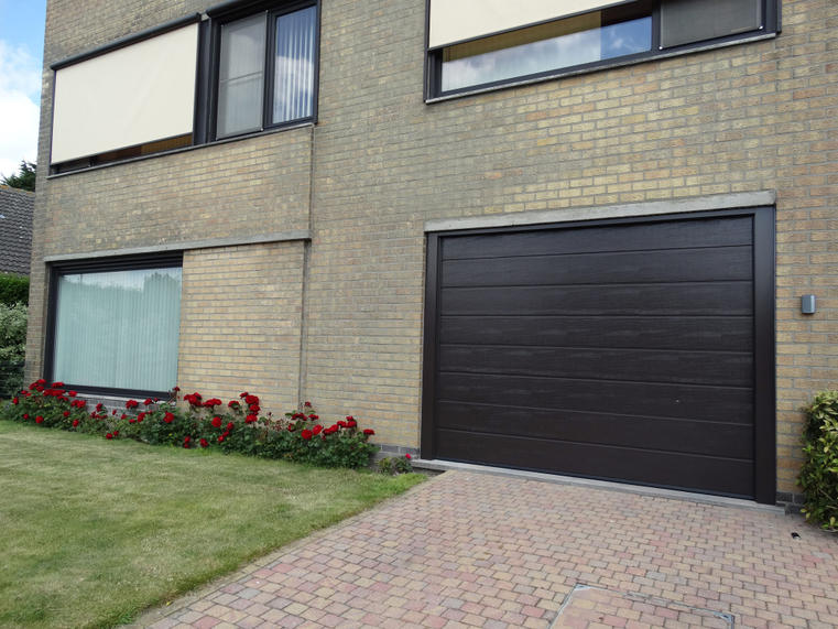 Hörmann - Klassieke garagepoort M-profilering Houtlook, uit staal