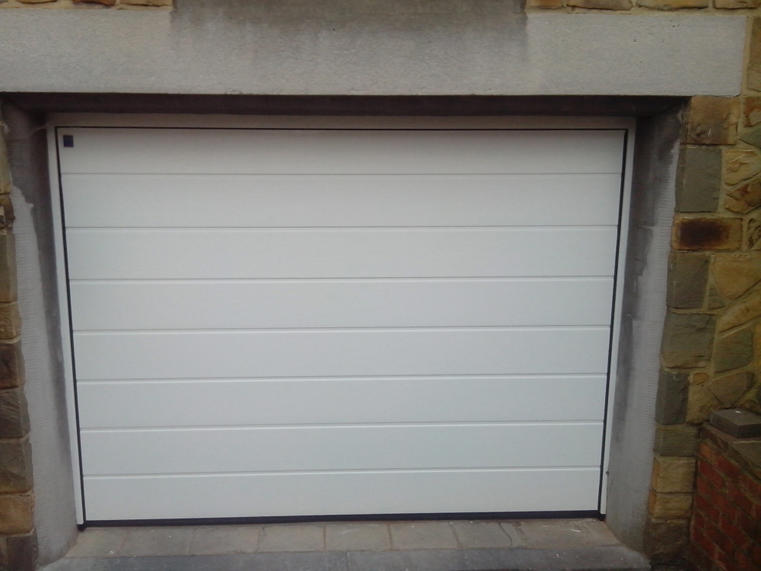 Hörmann - Klassieke garagepoort M-profilering Wit, uit staal