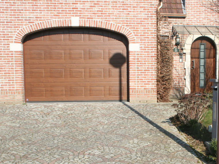 Hörmann - Klassieke garagepoort Casette Bruin, uit staal