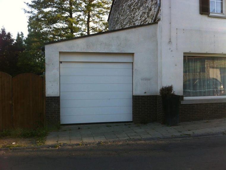 Hörmann - Klassieke garagepoort M-profilering Wit, uit staal