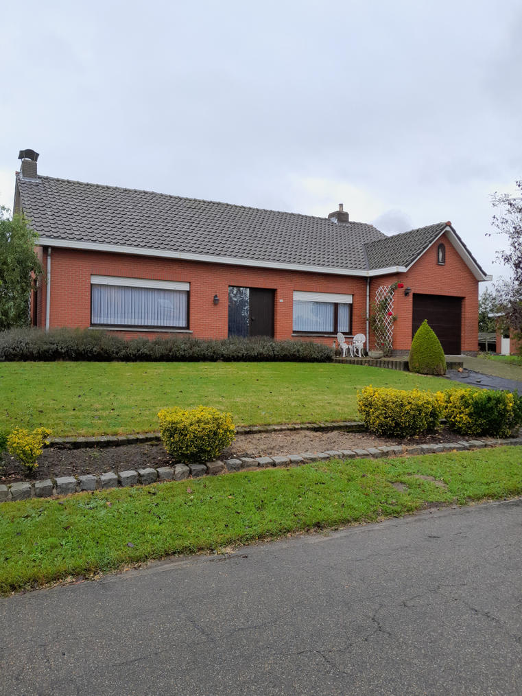 Hörmann - Klassieke garagepoort L-profilering Bruin, uit staal