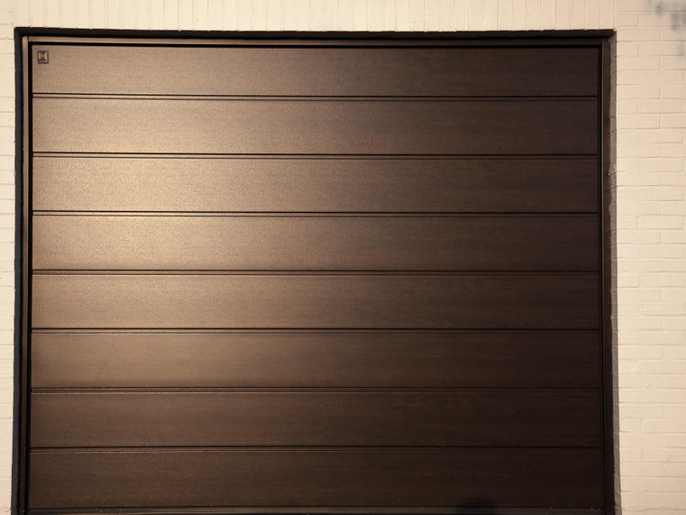 Hörmann - Klassieke garagepoort M-profilering Houtlook, uit staal