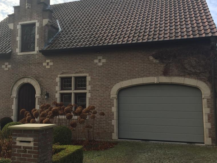 Hörmann - Klassieke garagepoort M-profilering Grijs, uit staal