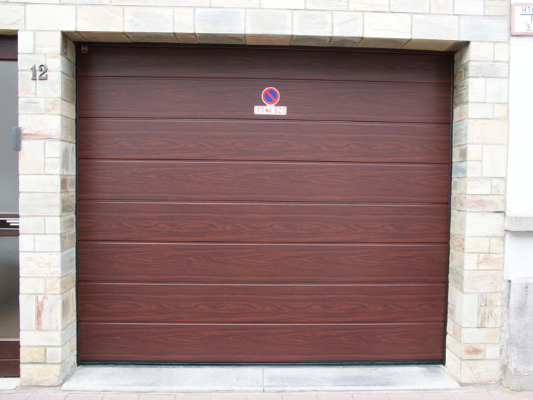 Hörmann - Klassieke garagepoort M-profilering Bruin, uit staal
