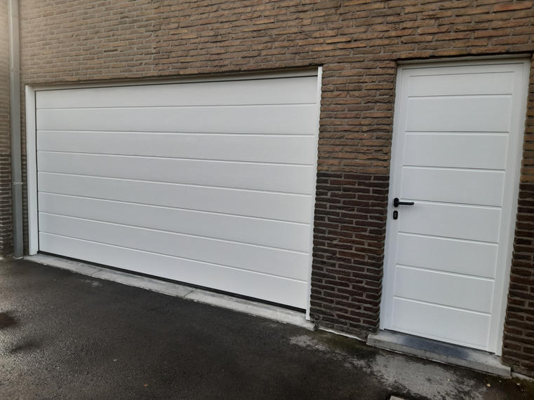 Hörmann - Klassieke garagepoort M-profilering Wit, uit staal
