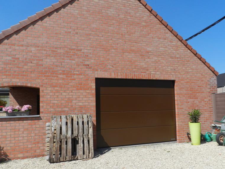 Hörmann - Klassieke garagepoort L-profilering Bruin, uit staal