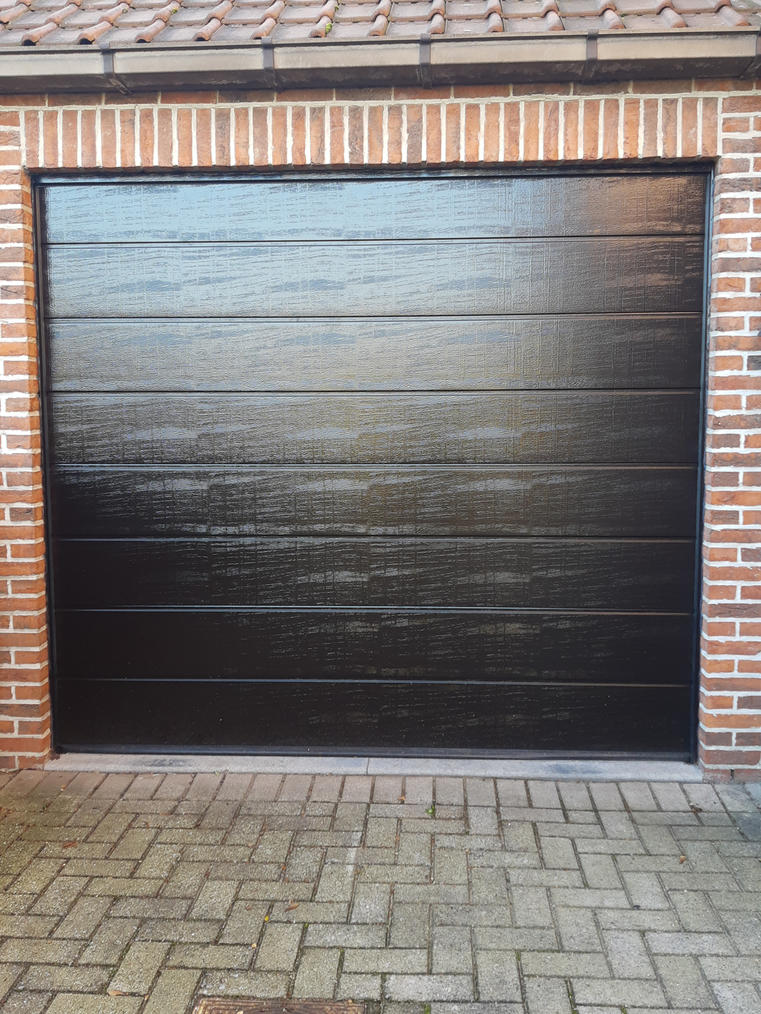 Hörmann - Klassieke garagepoort M-profilering Bruin, uit staal