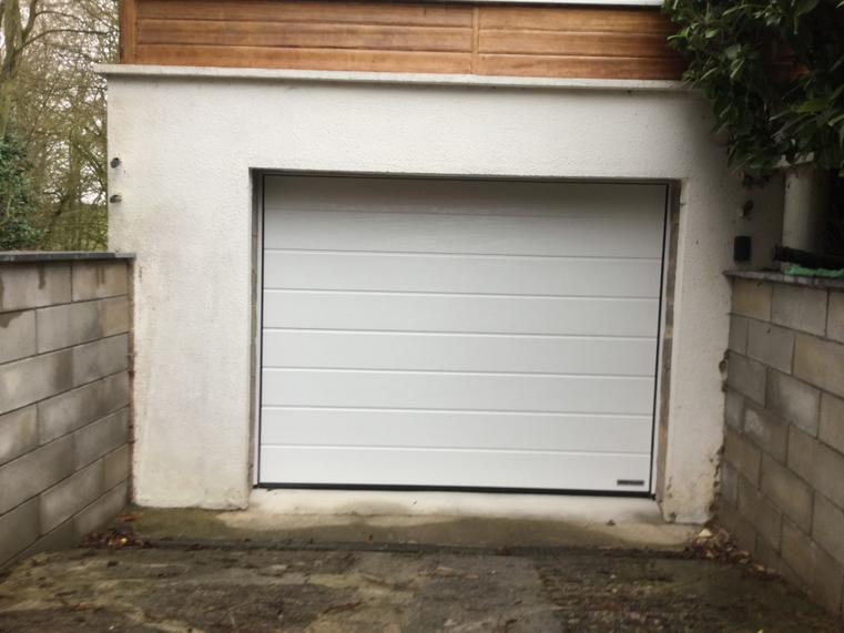 Hörmann - Klassieke garagepoort M-profilering Wit, uit staal