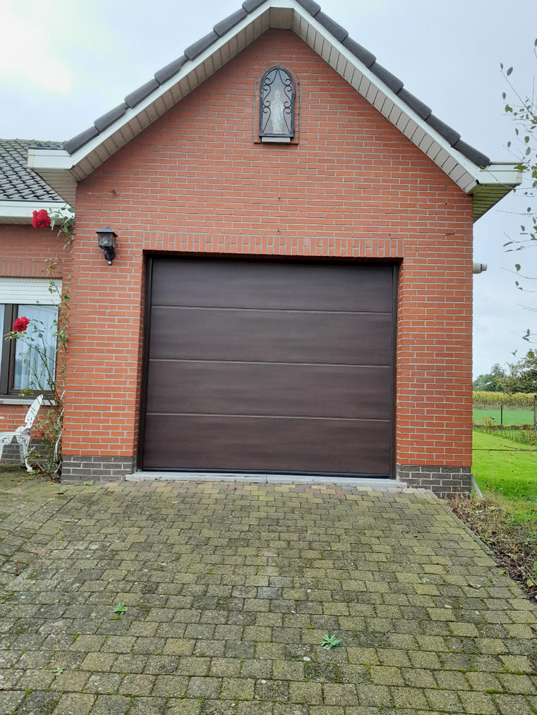 Hörmann - Klassieke garagepoort L-profilering Bruin, uit staal