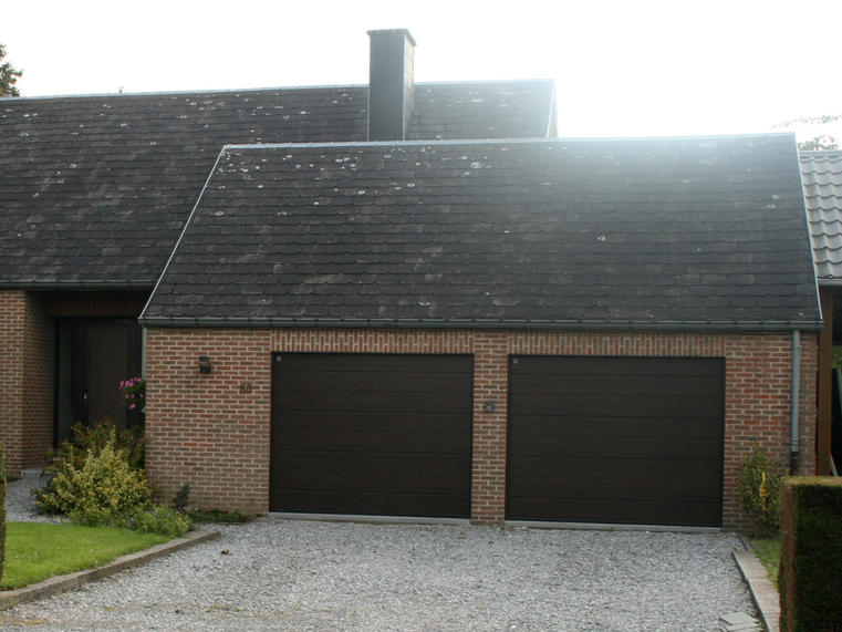 Hörmann - Klassieke garagepoort M-profilering Bruin, uit staal