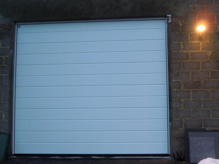 Hörmann - Klassieke garagepoort M-profilering Wit, uit staal