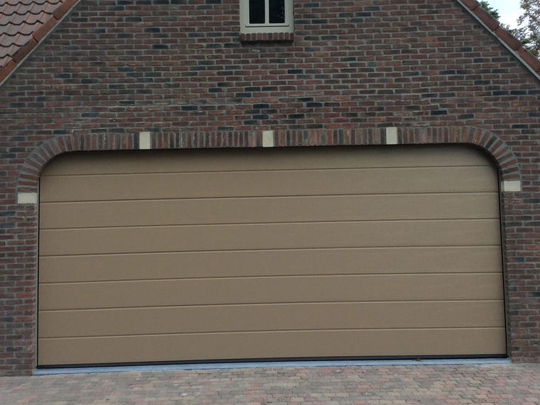 Hörmann - Klassieke garagepoort M-profilering Beige, uit staal