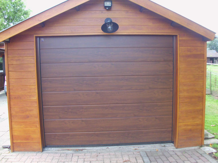 Hörmann - Klassieke garagepoort M-profilering Houtlook, uit staal