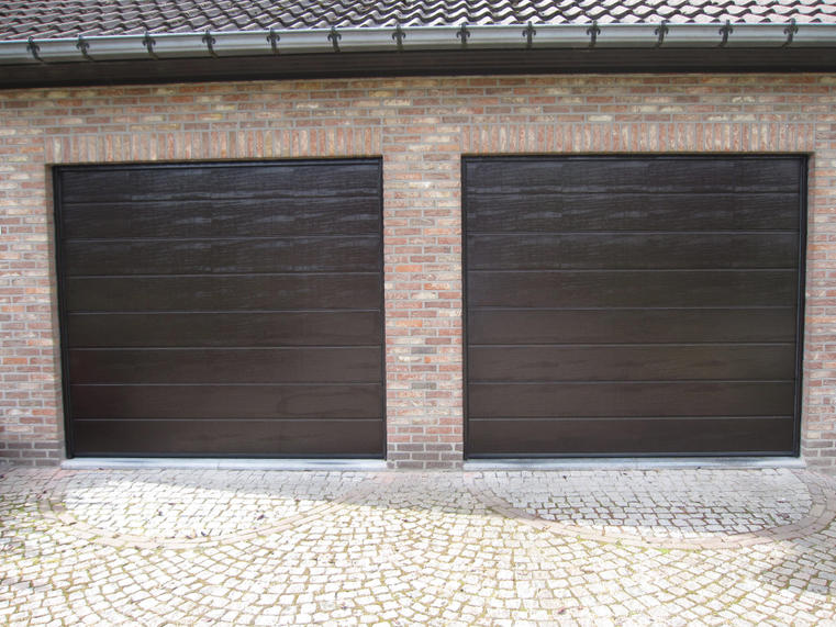Hörmann - Klassieke garagepoort M-profilering Bruin, uit staal