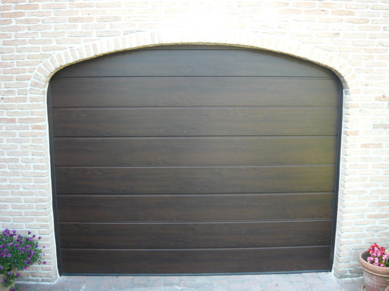 Hörmann - Klassieke garagepoort M-profilering Houtlook, uit staal