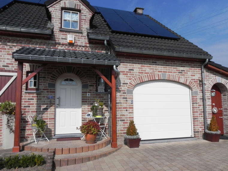 Hörmann - Klassieke garagepoort M-profilering Wit, uit staal