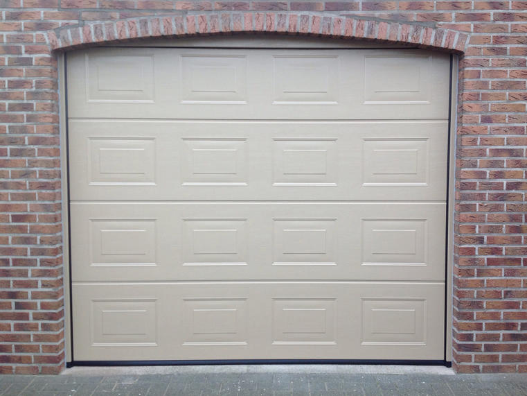 Hörmann - Klassieke garagepoort Casette Beige, uit staal