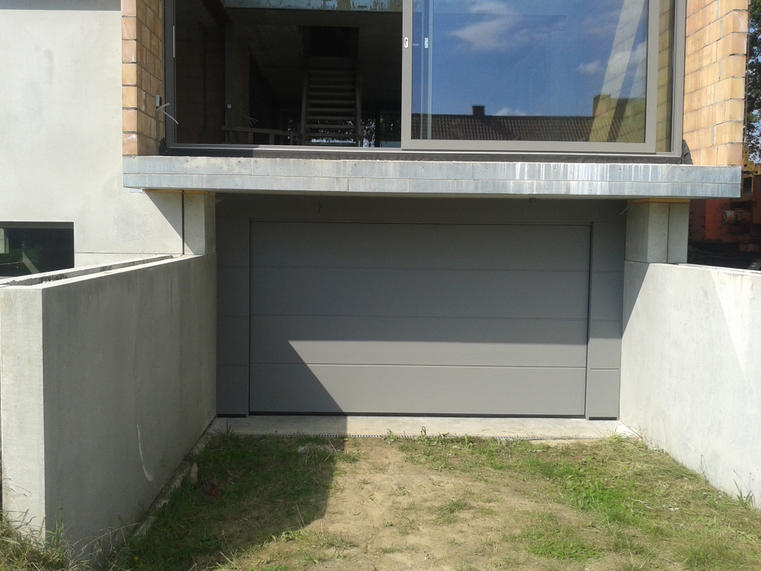 Hörmann - Klassieke garagepoort L-profilering Houtlook, uit staal
