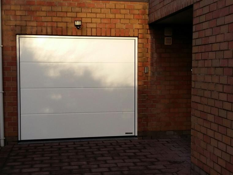 Hörmann - Klassieke garagepoort L-profilering Wit, uit staal