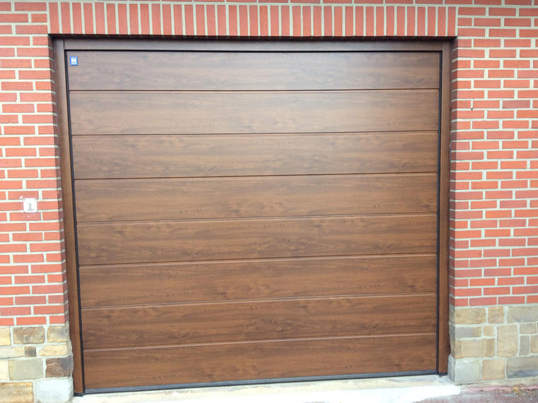 Hörmann - Klassieke garagepoort M-profilering Houtlook, uit staal