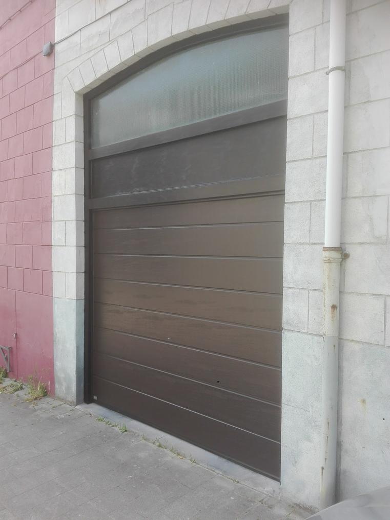 Hörmann - Klassieke garagepoort M-profilering Houtlook, uit staal