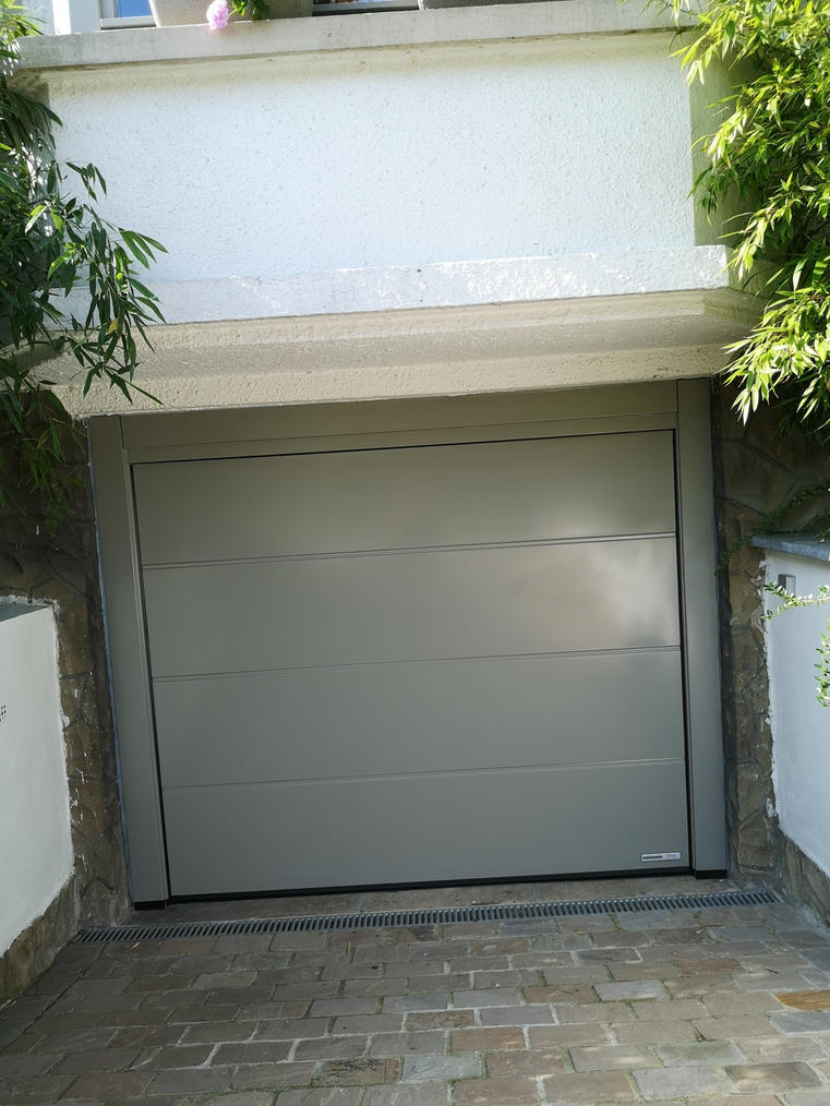 Hörmann - Klassieke garagepoort L-profilering Grijs, uit staal
