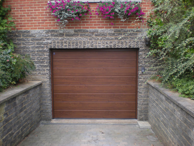 Hörmann - Klassieke garagepoort M-profilering Houtlook, uit staal