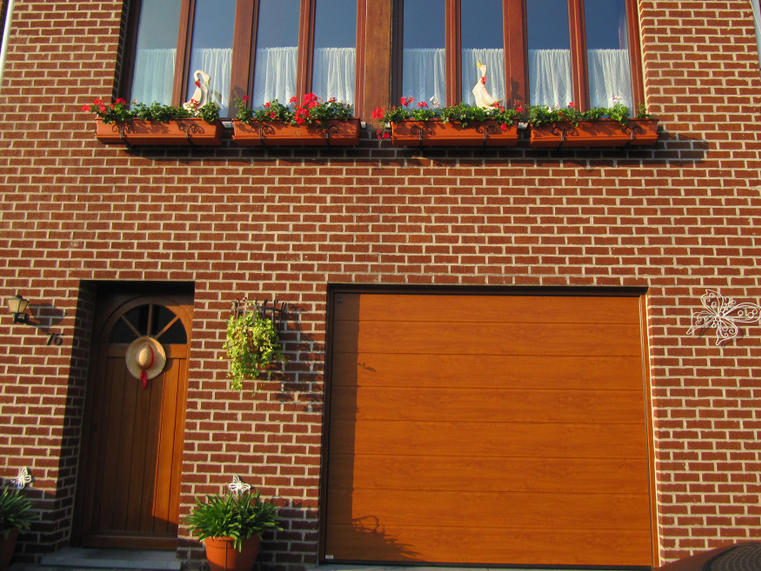 Hörmann - Klassieke garagepoort M-profilering Houtlook, uit staal