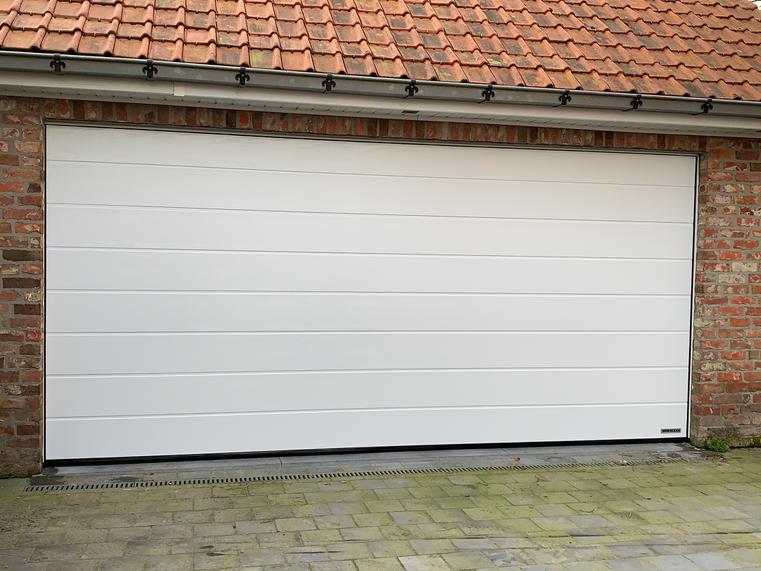 Hörmann - Klassieke garagepoort M-profilering Wit, uit staal