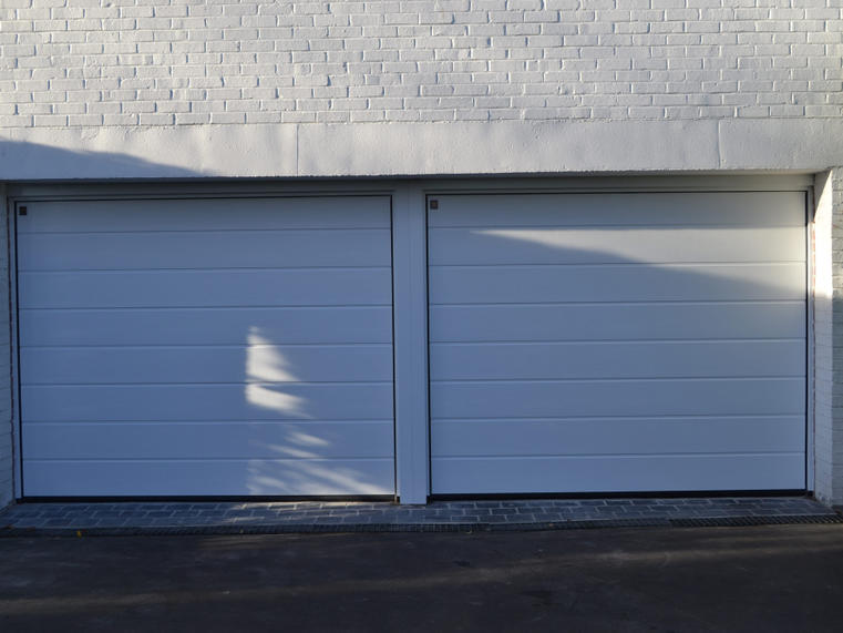 Hörmann - Klassieke garagepoort M-profilering Wit, uit staal