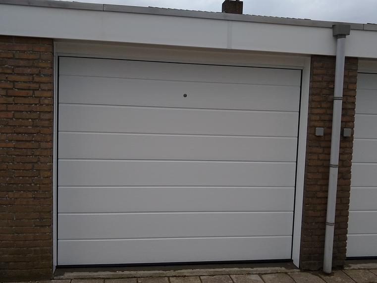 Hörmann - Klassieke garagepoort M-profilering Wit, uit staal