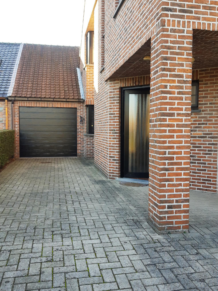Hörmann - Klassieke garagepoort M-profilering Bruin, uit staal