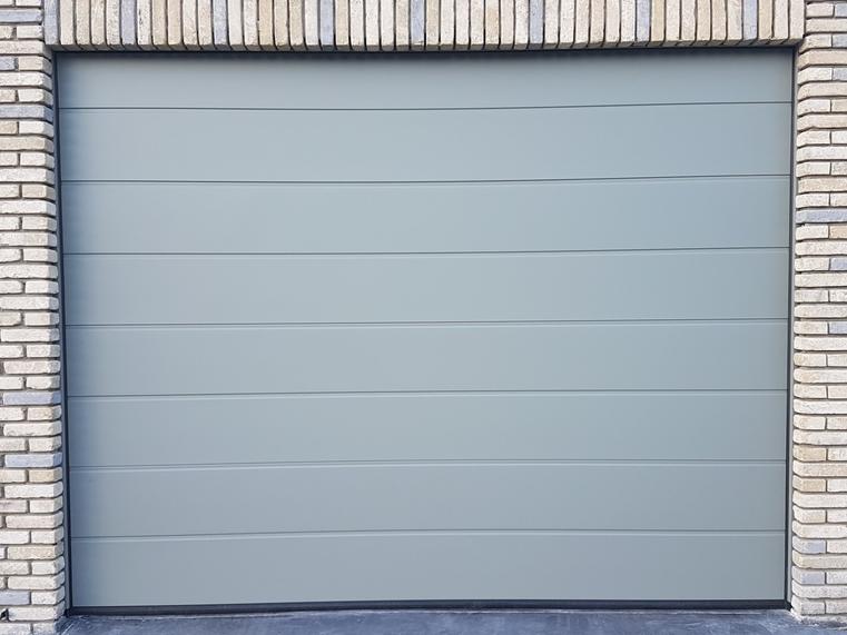 Hörmann - Klassieke garagepoort M-profilering Grijs, uit staal