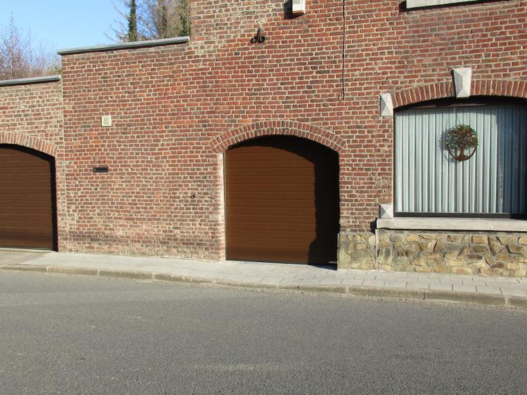 Hörmann - Klassieke garagepoort S-profilering Bruin, uit staal