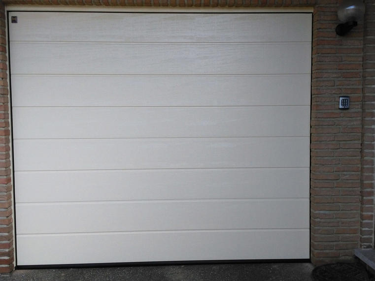 Hörmann - Klassieke garagepoort M-profilering Wit, uit staal