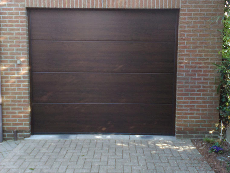 Hörmann - Klassieke garagepoort L-profilering Houtlook, uit staal