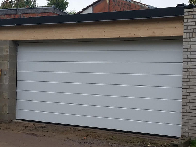 Hörmann - Klassieke garagepoort M-profilering Wit, uit staal