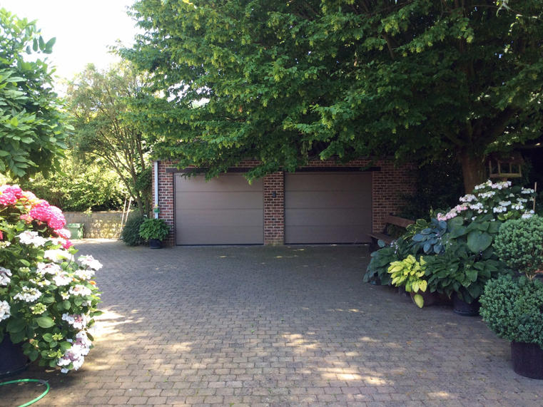 Hörmann - Klassieke garagepoort L-profilering Beige, uit staal