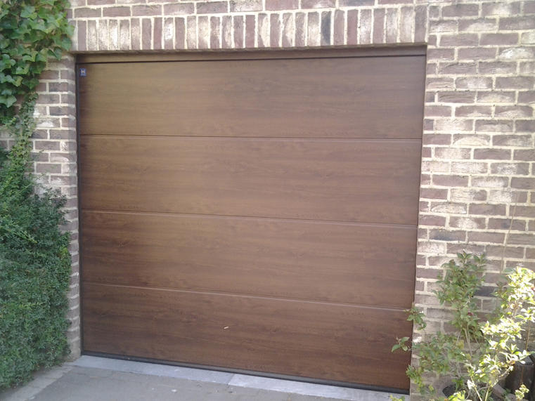 Hörmann - Klassieke garagepoort L-profilering Houtlook, uit staal