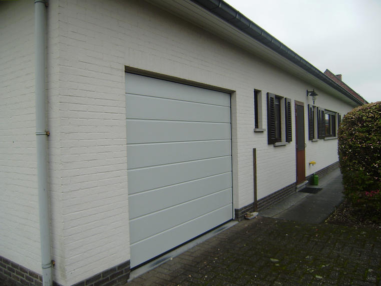Hörmann - Klassieke garagepoort M-profilering Wit, uit staal