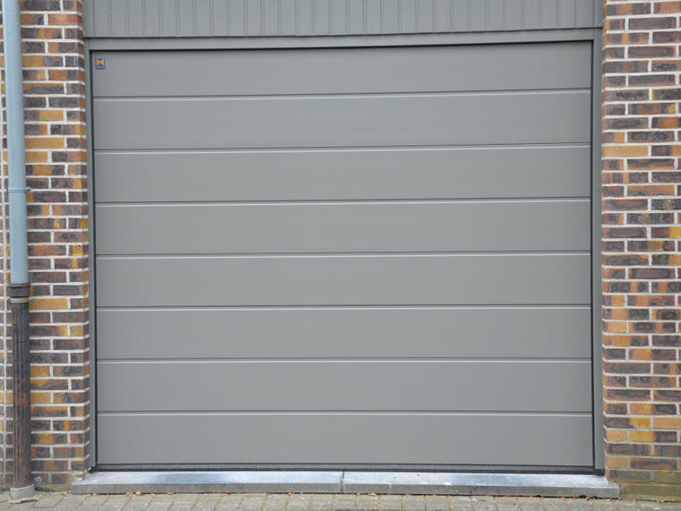 Hörmann - Klassieke garagepoort M-profilering Grijs, uit staal